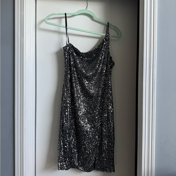 Elegant Silver Sequin One Shoulder Dress - Picture 1 of 3